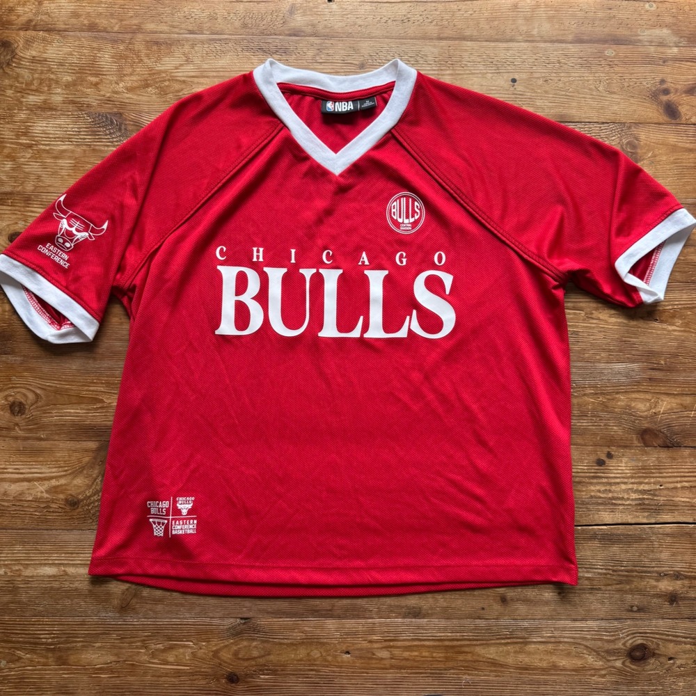 Retro NBA Chicago Bulls Jersey Red Mesh V-Neck Eastern Conference Men Med EUC